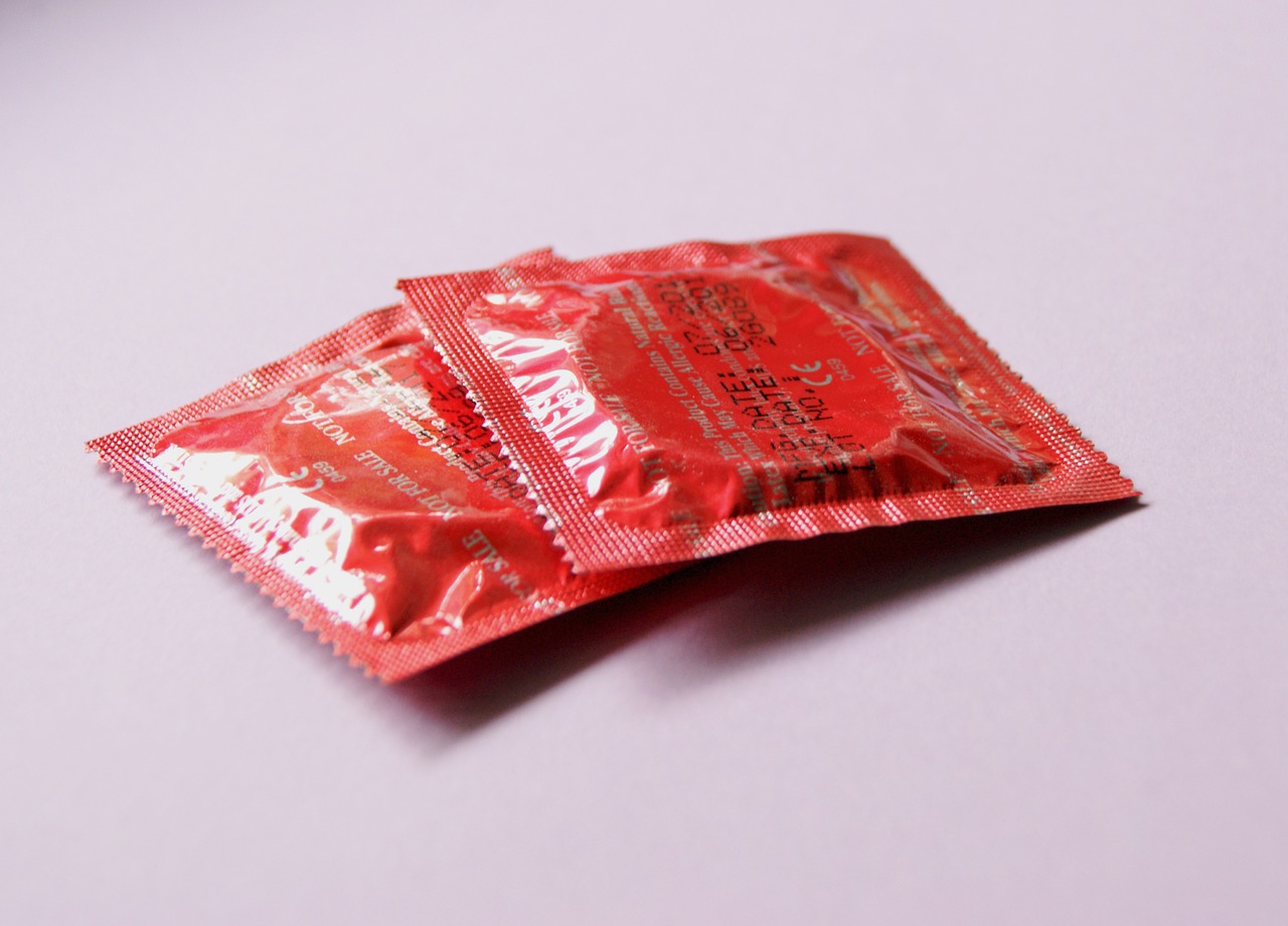 red-condoms-849407_1280